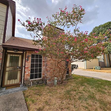 Centrally Located Houston Retreat! Sleeps 8, 10 Min To Downtown, Free Parking Экстерьер фото