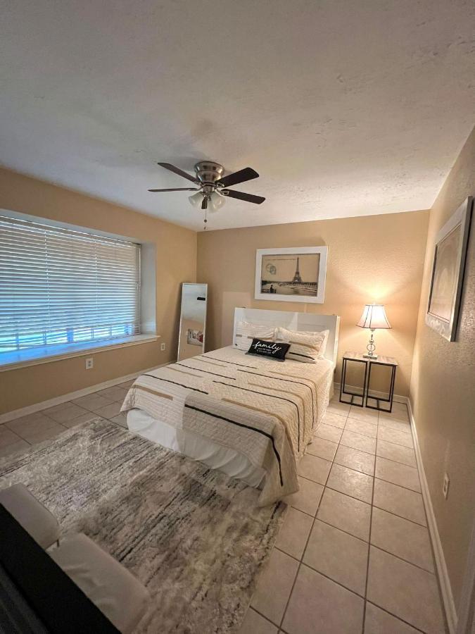 Centrally Located Houston Retreat! Sleeps 8, 10 Min To Downtown, Free Parking Экстерьер фото