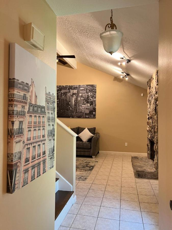 Centrally Located Houston Retreat! Sleeps 8, 10 Min To Downtown, Free Parking Экстерьер фото
